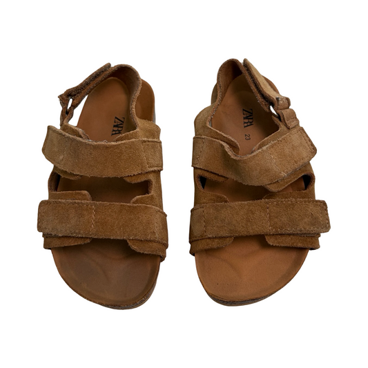 Zara | 23 (6)